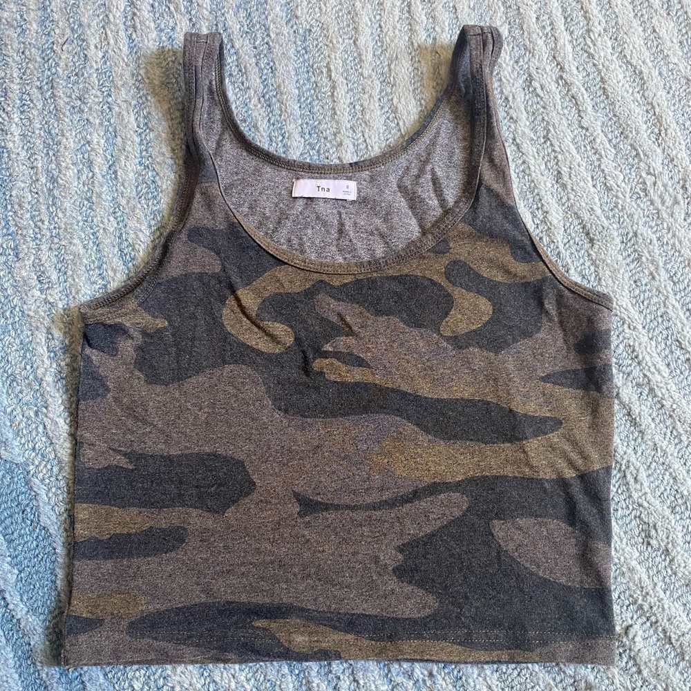 Aritzia TNA camo crop tank